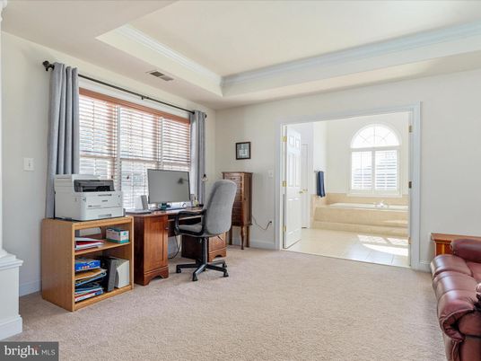 Home Office, Interior