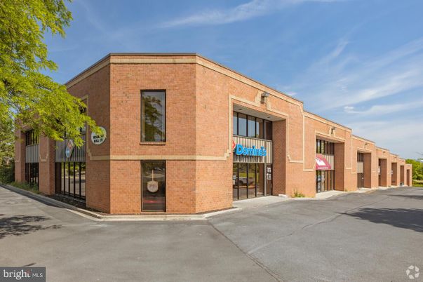 Exterior, Facade, Brick Facade, Rowhouse