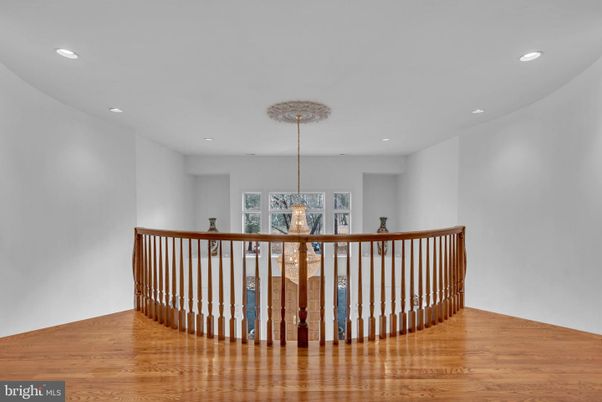 Interior, Pendant Lights, Recessed Lighting, Wood Texture Flooring