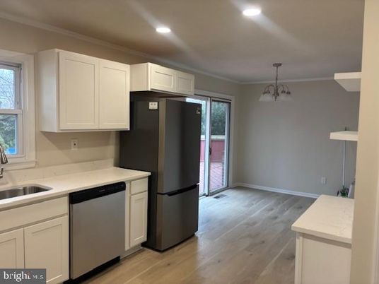 Chandelier, Interior, Kitchen, Pendant Lights, Recessed Lighting, Wood Texture Flooring