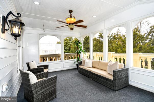 Interior, Living room, Recessed Lighting, Sun Room