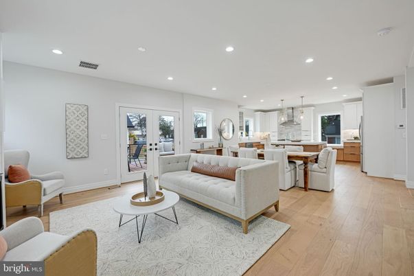 Dining room, Interior, Kitchen, Living room, Pendant Lights, Recessed Lighting, Wood Texture Flooring