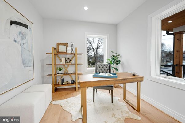 Home Office, Interior, Recessed Lighting, Wood Texture Flooring