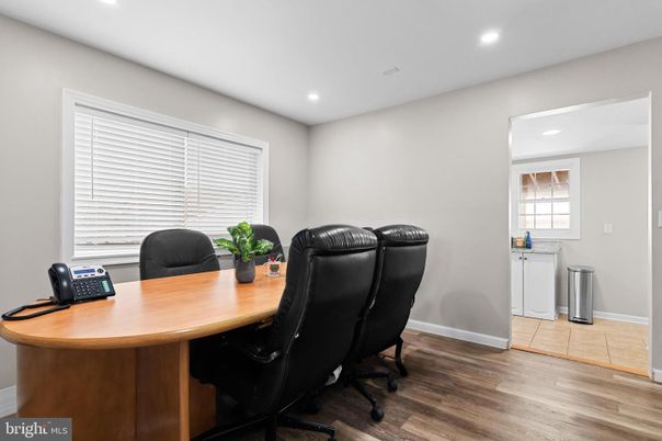 Home Office, Interior, Recessed Lighting, Wood Texture Flooring
