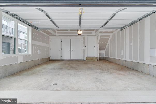 Garage, Interior, Pendant Lights