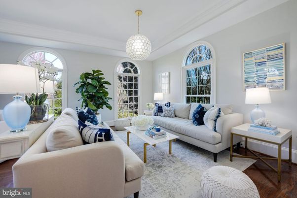 Interior, Living room, Pendant Lights, Wood Texture Flooring