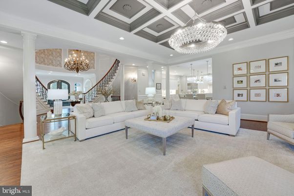 Chandelier, Interior, Living room, Pendant Lights, Recessed Lighting, Wood Texture Flooring