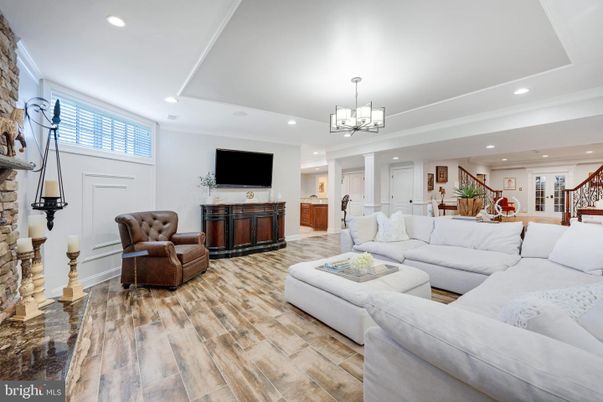 Chandelier, Interior, Living room, Recessed Lighting, Wood Texture Flooring