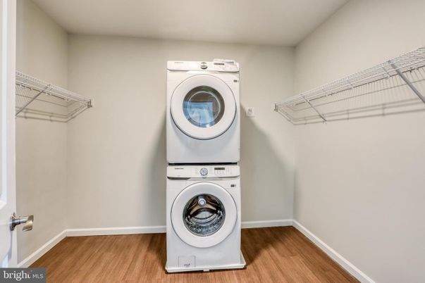 Interior, Utility Closets, Washer, Wood Texture Flooring