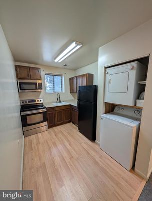 Interior, Kitchen, Stainless Steel Appliances, Washer, Wood Texture Flooring