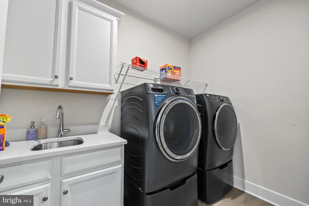 Interior, Washer, Wood Texture Flooring
