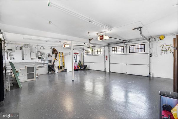 Garage, Interior
