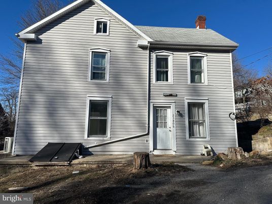 Exterior, Facade, Queen Anne Victorian