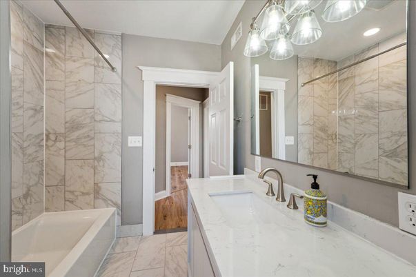 Bathroom, Interior, Marble, Marble Walls, Recessed Lighting