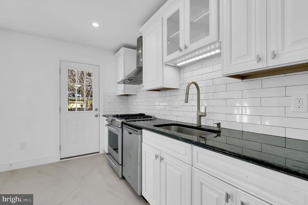 Interior, Kitchen, Marble, Recessed Lighting, Stainless Steel Appliances