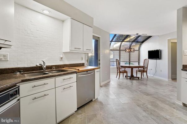 Dining room, Interior, Kitchen, Recessed Lighting