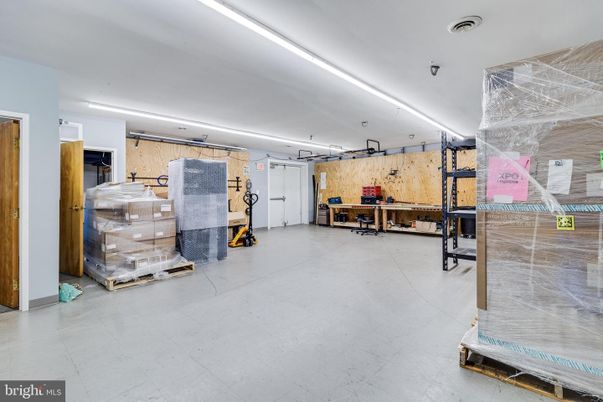 Garage, Interior