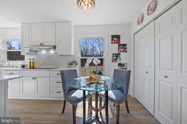 Dining room, Interior, Kitchen, Recessed Lighting, Wood Texture Flooring