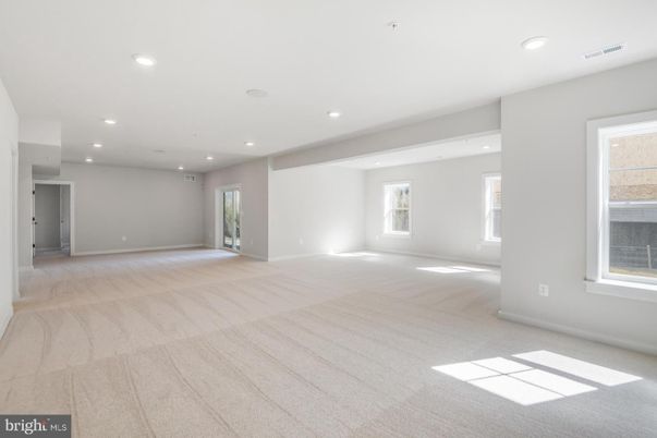 Empty room, Interior, Recessed Lighting