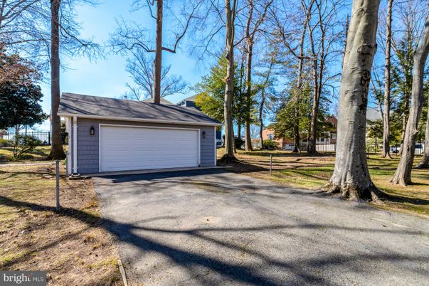 Detached Garage, Exterior