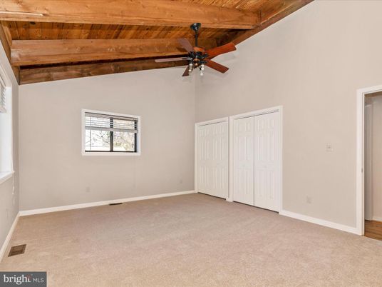 Empty room, Interior, Wooden Beams, Wooden Ceilings