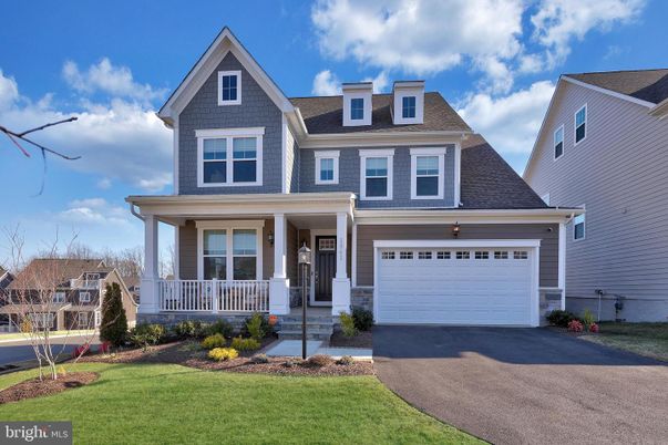 Attached, Exterior, Facade, Farmhouse