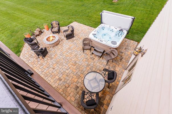Exterior, Hot Tub