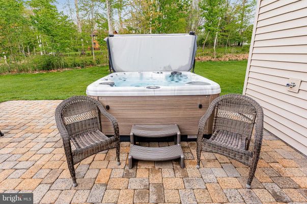 Exterior, Hot Tub