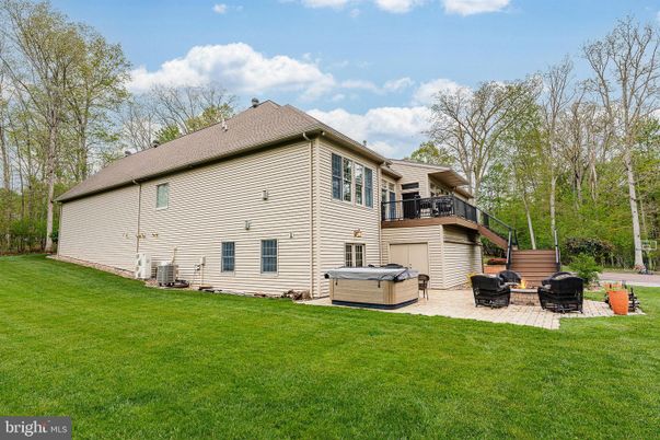 Backyard, Exterior, Hot Tub