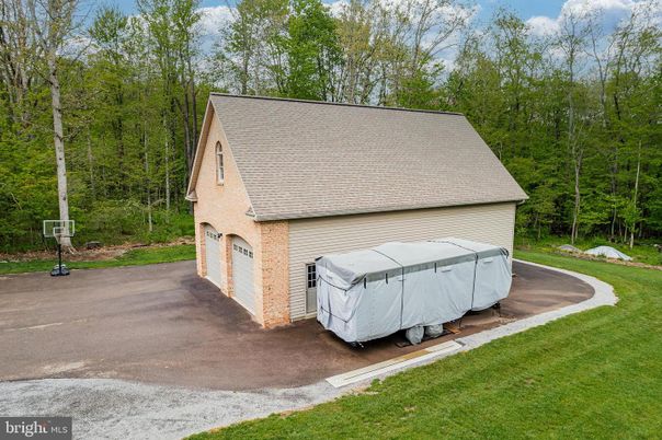 Detached Garage, Exterior
