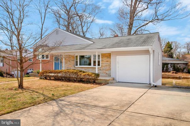 Attached, Exterior, Facade, Brick Facade, Cape Cod