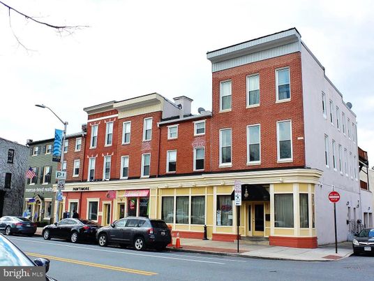 Exterior, Facade, Condo Building