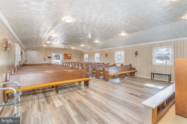 Billiard Table, Game Room, Interior, Wood Texture Flooring, Wooden Walls