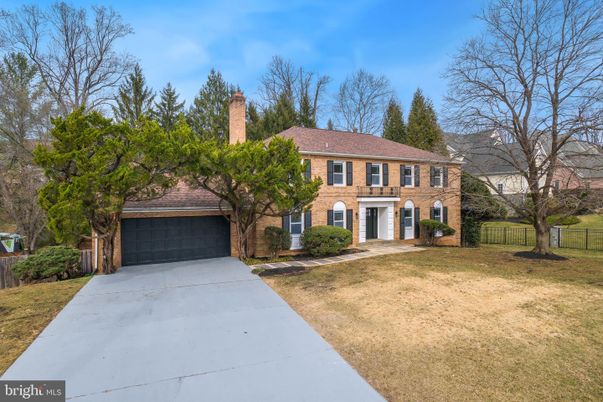 Attached, Backyard, Exterior, Facade, Brick Facade, Georgian