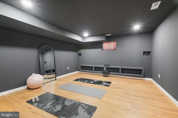 Interior, Recessed Lighting, Wood Texture Flooring