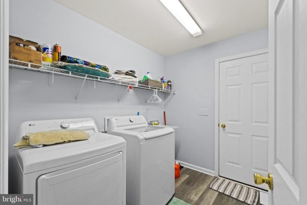 Interior, Washer, Wood Texture Flooring