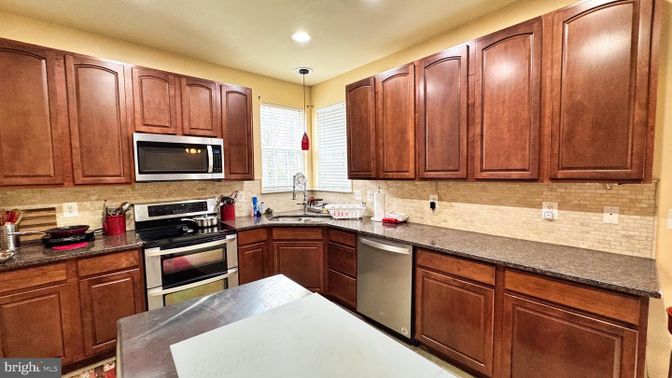 Interior, Kitchen, Pendant Lights, Recessed Lighting, Stainless Steel Appliances