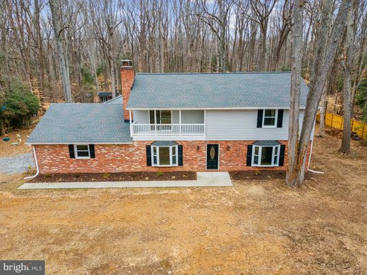 Backyard, Exterior, Facade, Brick Facade, Cape Cod