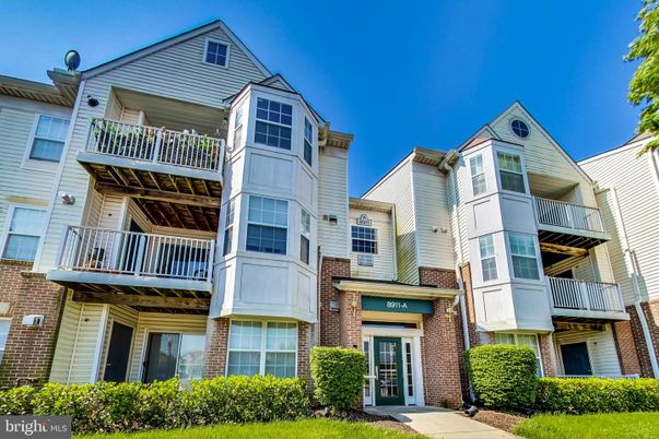 Exterior, Facade, Brick Facade, Rowhouse