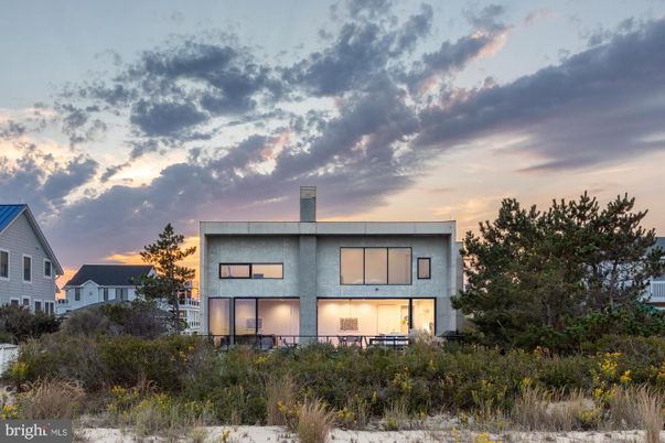 Backyard, Exterior, Facade, Modern