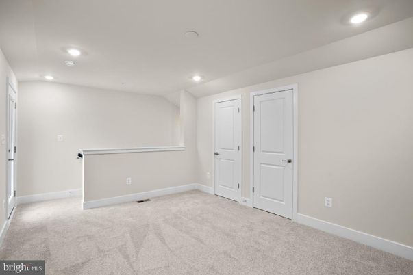 Empty room, Interior, Recessed Lighting