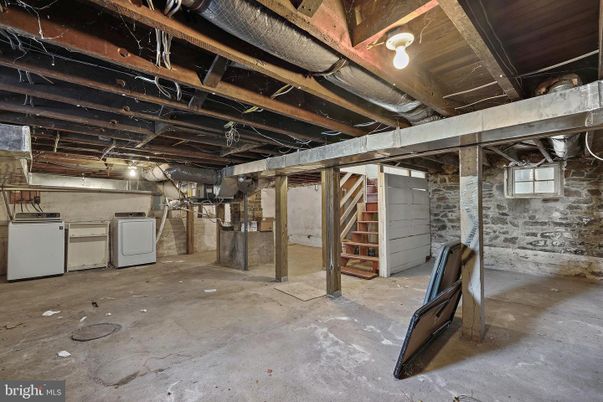 Interior, Stone Walls, Washer, Wooden Beams