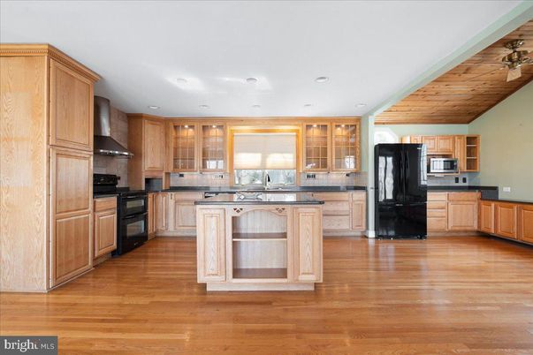 Interior, Kitchen, Recessed Lighting, Wooden Ceilings, Wood Texture Flooring