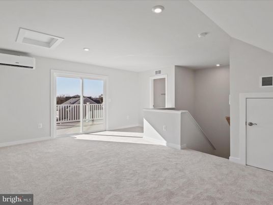 Empty room, Interior, Recessed Lighting
