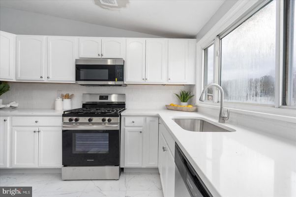 Interior, Kitchen, Marble, Stainless Steel Appliances