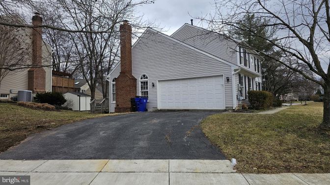 Backyard, Detached Garage, Exterior