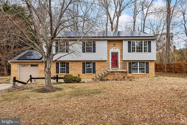 Attached, Exterior, Facade, Brick Facade, Raised Ranch