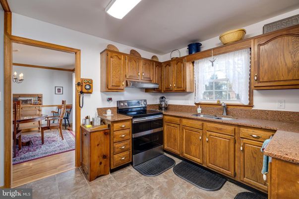 Chandelier, Dining room, Interior, Kitchen, Wood Texture Flooring