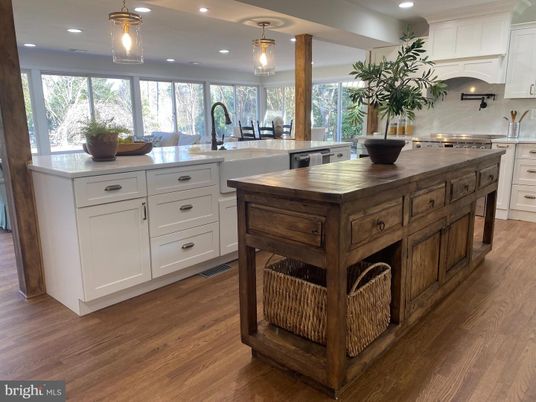 Interior, Kitchen, Pendant Lights, Recessed Lighting, Wood Texture Flooring