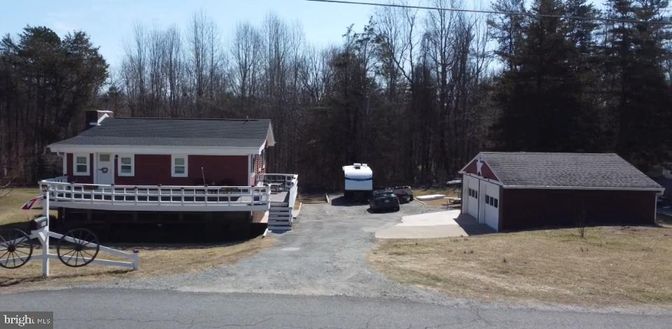 Detached Garage, Exterior